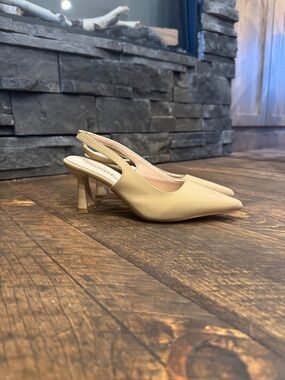Women’s Beige Slingback Pointed-Toe Heels